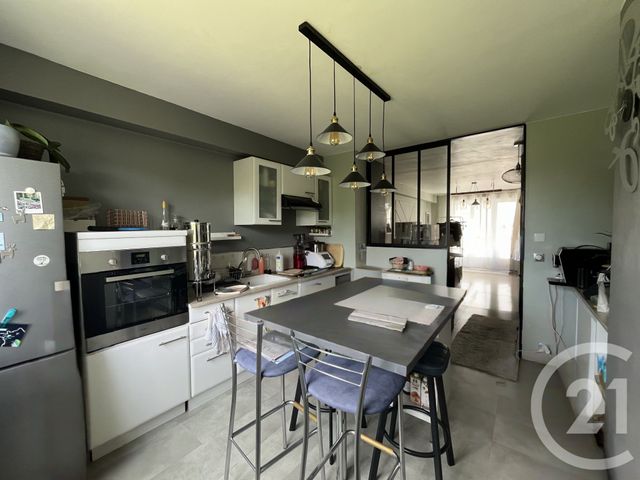 Appartement T3 &agrave; louer - 3 pi&egrave;ces - 62,56 m2 - Laval - 53 - PAYS-DE-LOIRE