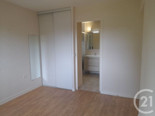 Appartement T2 &agrave; louer - 2 pi&egrave;ces - 45,52 m2 - Laval - 53 - PAYS-DE-LOIRE