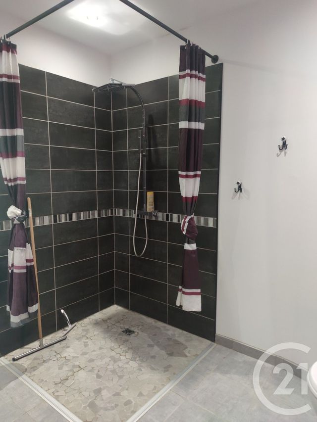 Maison &agrave; louer - 4 pi&egrave;ces - 93,69 m2 - Montjean - 53 - PAYS-DE-LOIRE