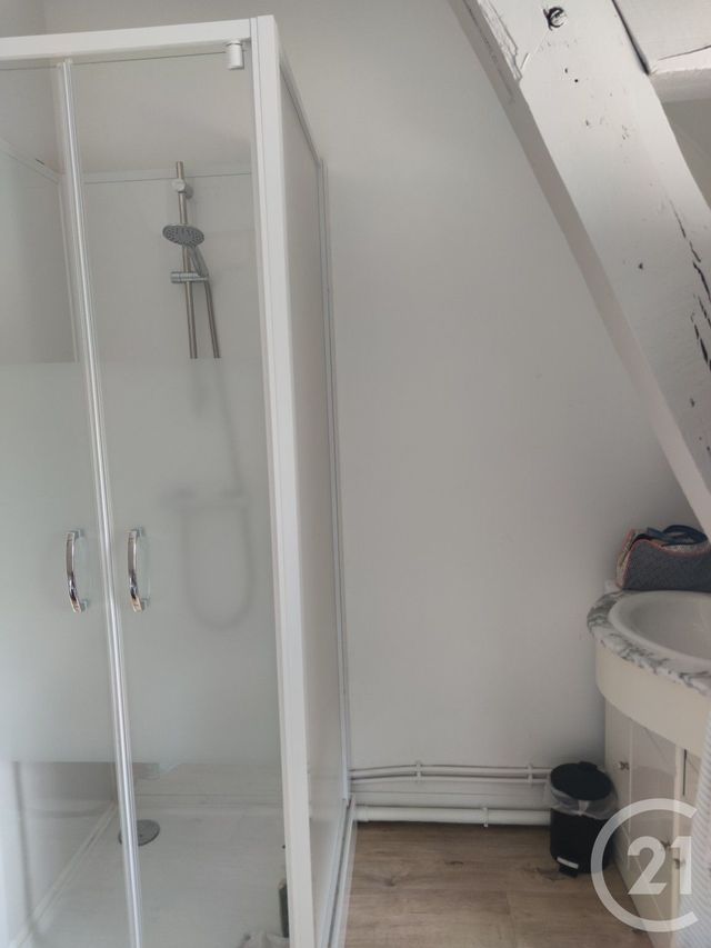 Appartement T2 &agrave; louer - 2 pi&egrave;ces - 27,98 m2 - Laval - 53 - PAYS-DE-LOIRE