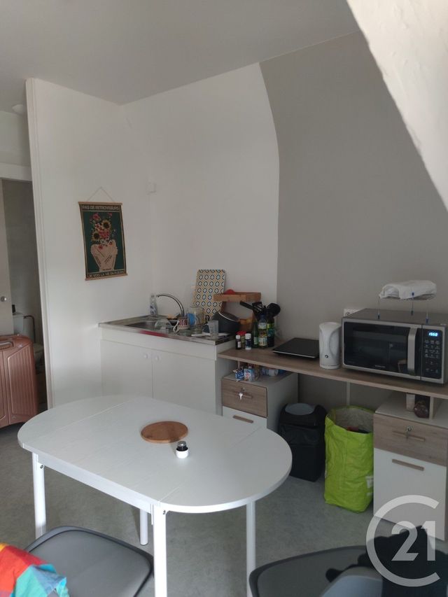 Appartement T2 &agrave; louer - 2 pi&egrave;ces - 27,98 m2 - Laval - 53 - PAYS-DE-LOIRE