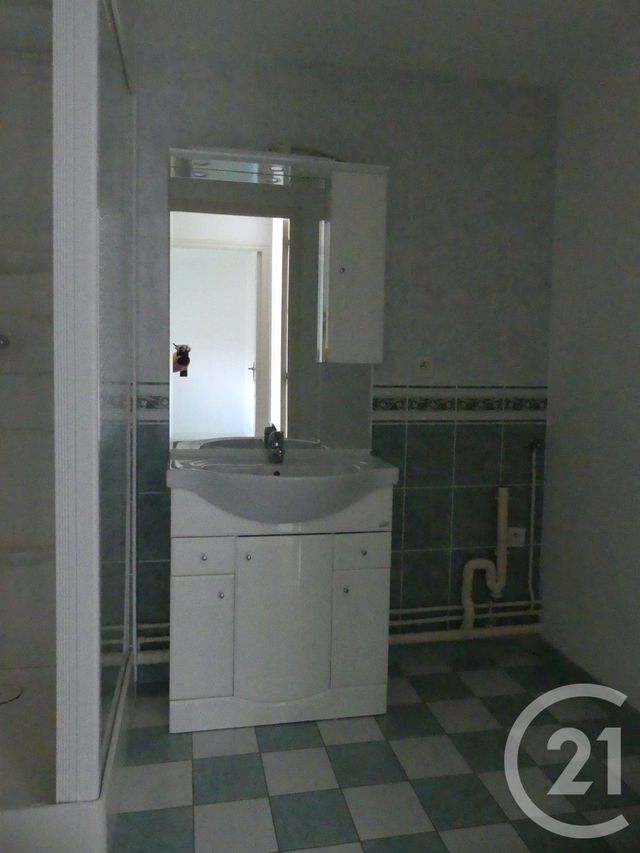 Appartement T2 &agrave; louer - 2 pi&egrave;ces - 40,06 m2 - Change - 53 - PAYS-DE-LOIRE