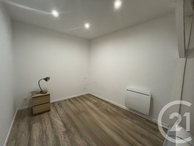 Appartement T2 &agrave; louer - 2 pi&egrave;ces - 35,02 m2 - Laval - 53 - PAYS-DE-LOIRE