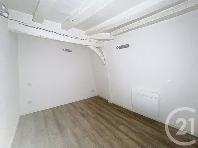 Appartement T2 &agrave; louer - 2 pi&egrave;ces - 29,15 m2 - Laval - 53 - PAYS-DE-LOIRE