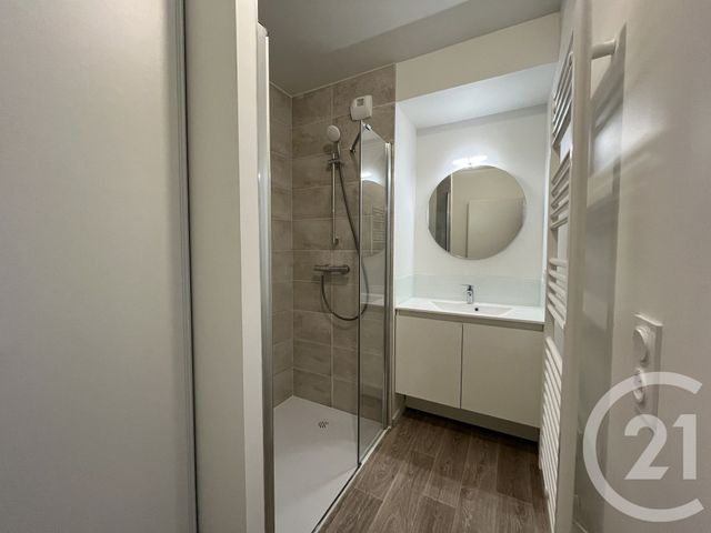 Appartement T3 &agrave; louer - 3 pi&egrave;ces - 59,62 m2 - Laval - 53 - PAYS-DE-LOIRE