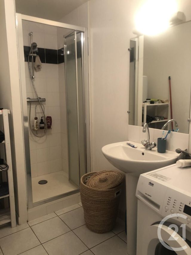 Appartement T2 &agrave; louer - 2 pi&egrave;ces - 40,88 m2 - Laval - 53 - PAYS-DE-LOIRE