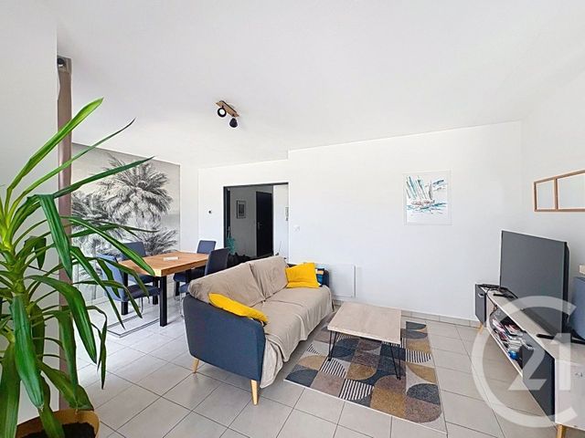 Appartement T3 &agrave; vendre - 3 pi&egrave;ces - 68,93 m2 - Laval - 53 - PAYS-DE-LOIRE