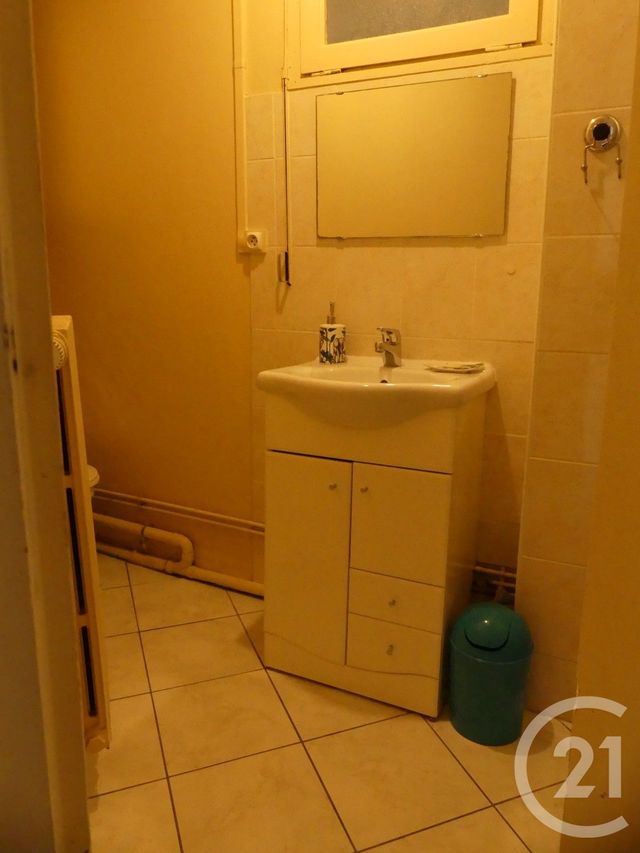 Appartement T2 &agrave; louer - 2 pi&egrave;ces - 33 m2 - Laval - 53 - PAYS-DE-LOIRE