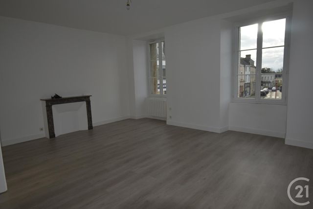 Appartement F3 Bis à louer COSSE LE VIVIEN