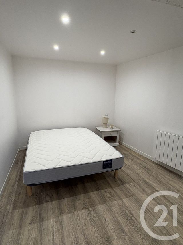 Appartement T2 &agrave; louer - 2 pi&egrave;ces - 37,96 m2 - Laval - 53 - PAYS-DE-LOIRE