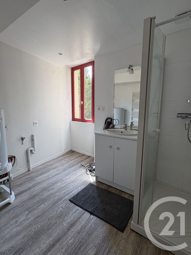 Appartement T2 &agrave; louer - 2 pi&egrave;ces - 37,96 m2 - Laval - 53 - PAYS-DE-LOIRE