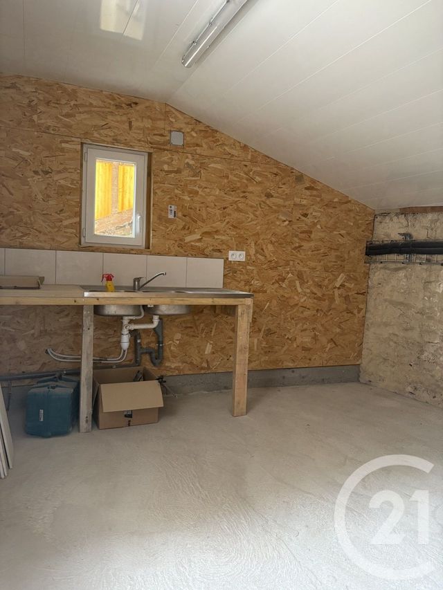 Maison &agrave; louer - 4 pi&egrave;ces - 77,73 m2 - Montjean - 53 - PAYS-DE-LOIRE
