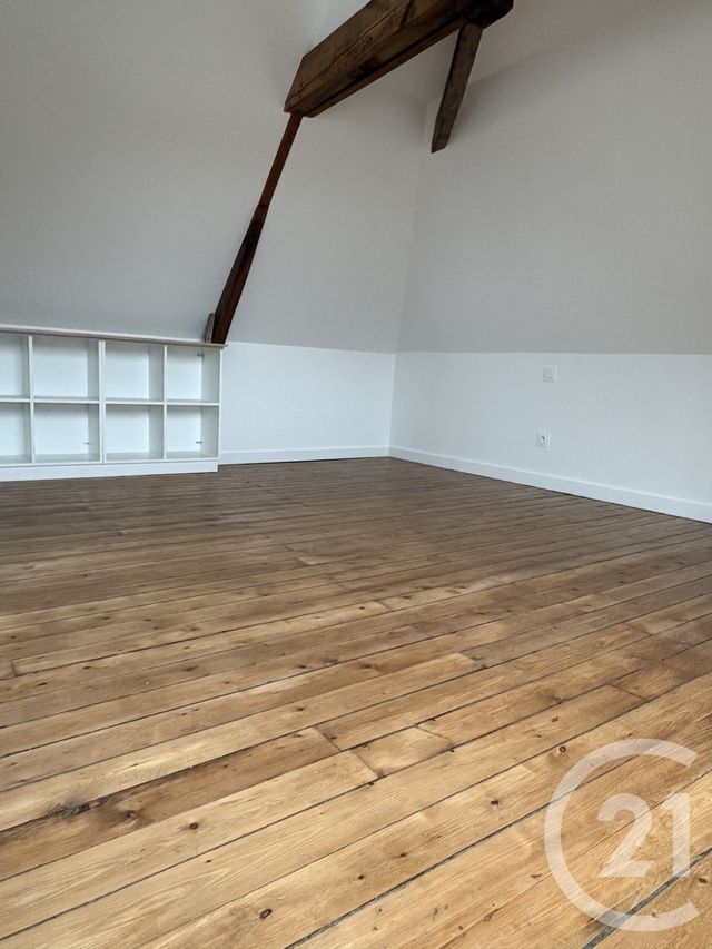 Maison &agrave; louer - 4 pi&egrave;ces - 77,73 m2 - Montjean - 53 - PAYS-DE-LOIRE