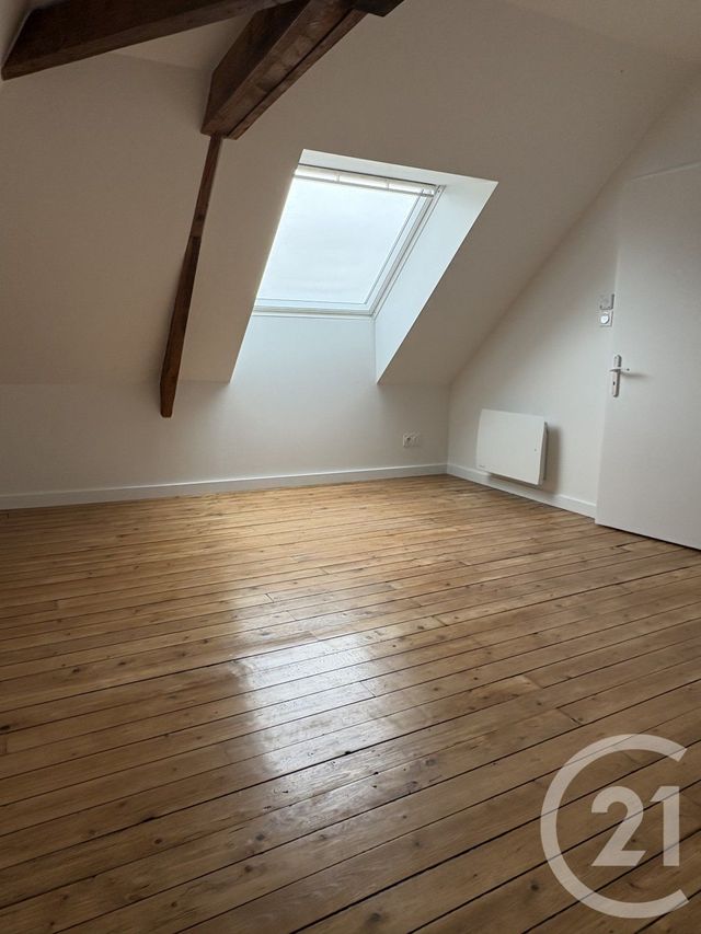 Maison &agrave; louer - 4 pi&egrave;ces - 77,73 m2 - Montjean - 53 - PAYS-DE-LOIRE