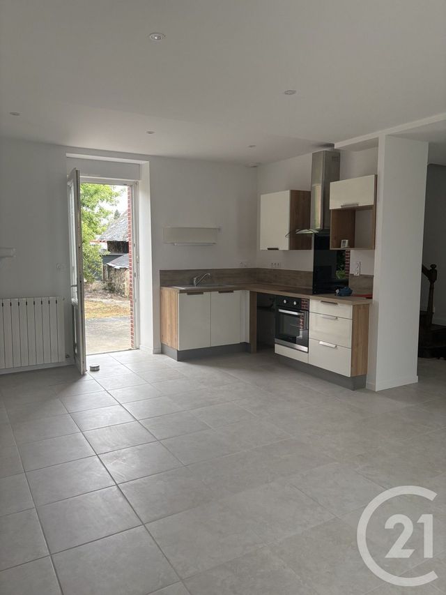 Maison &agrave; louer - 4 pi&egrave;ces - 77,73 m2 - Montjean - 53 - PAYS-DE-LOIRE