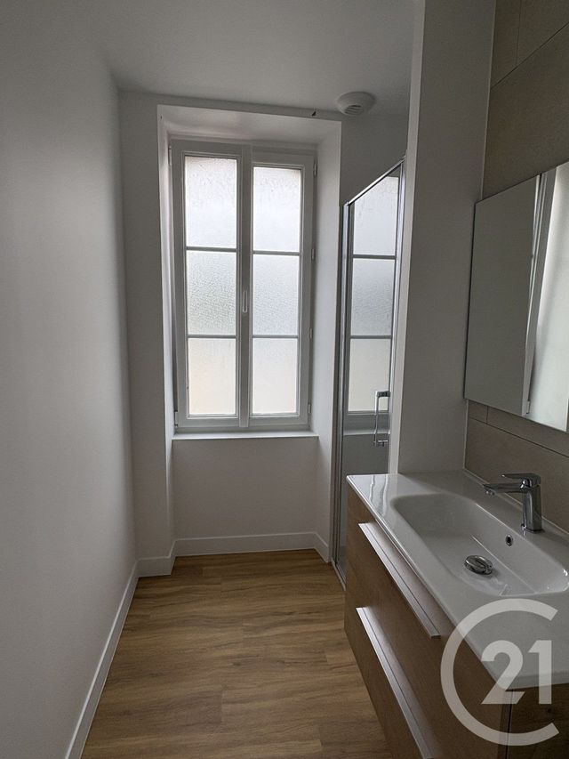Maison &agrave; louer - 4 pi&egrave;ces - 77,73 m2 - Montjean - 53 - PAYS-DE-LOIRE