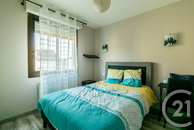Appartement T3 &agrave; louer - 3 pi&egrave;ces - 76,32 m2 - Laval - 53 - PAYS-DE-LOIRE