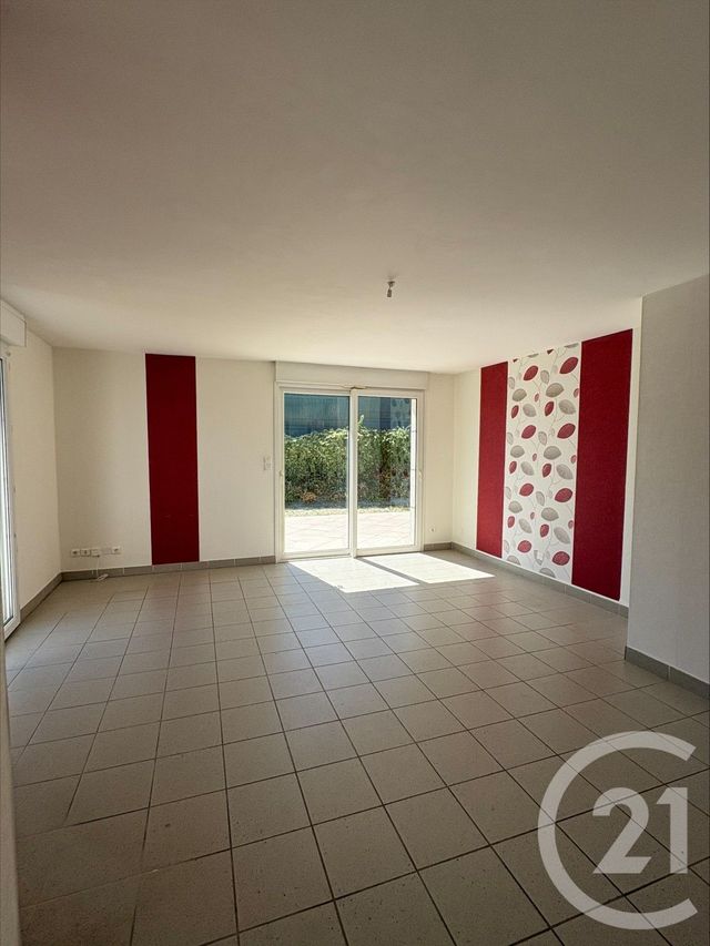 Maison &agrave; louer - 3 pi&egrave;ces - 67,95 m2 - Quelaines St Gault - 53 - PAYS-DE-LOIRE