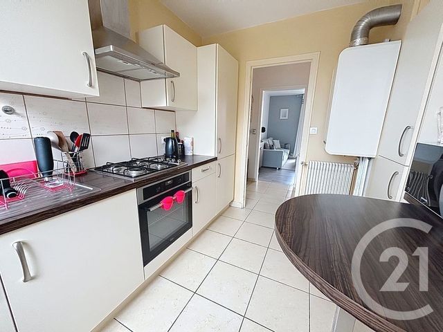 Appartement F3 &agrave; vendre - 4 pi&egrave;ces - 57,12 m2 - St Berthevin - 53 - PAYS-DE-LOIRE