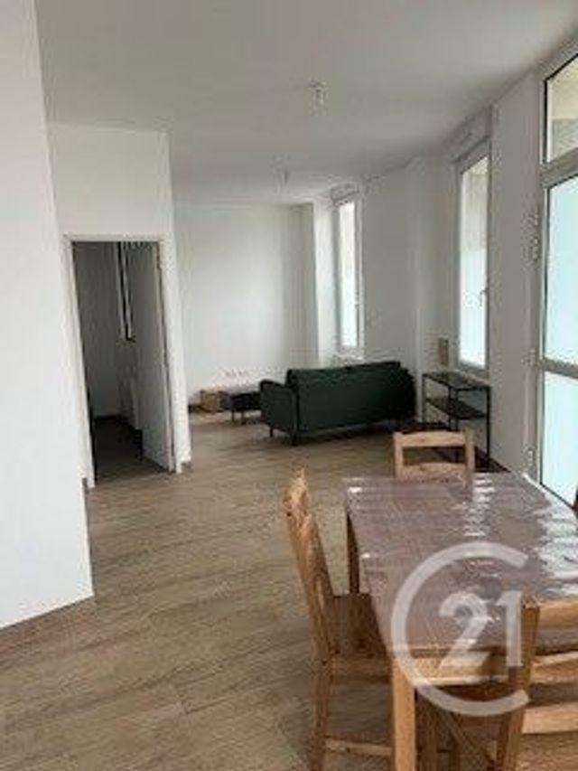 Appartement F2 &agrave; louer - 2 pi&egrave;ces - 42,17 m2 - Cosse Le Vivien - 53 - PAYS-DE-LOIRE