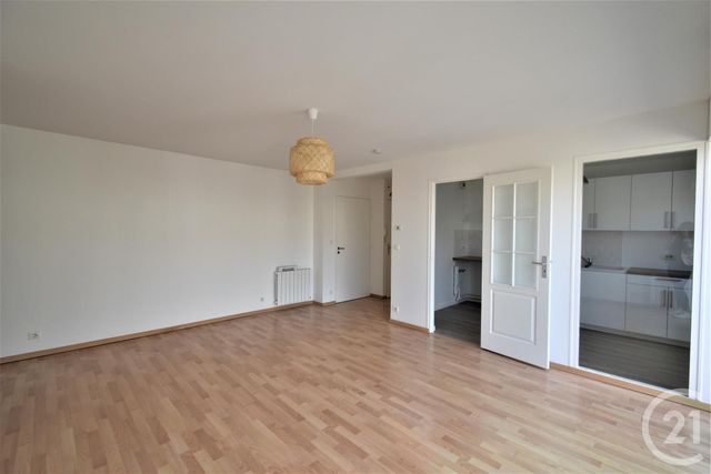Appartement F3 &agrave; louer - 3 pi&egrave;ces - 64,99 m2 - Laval - 53 - PAYS-DE-LOIRE