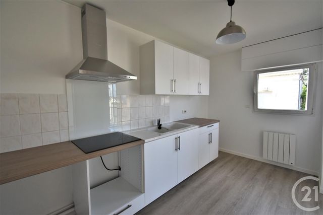 Appartement F3 &agrave; louer - 3 pi&egrave;ces - 64,99 m2 - Laval - 53 - PAYS-DE-LOIRE