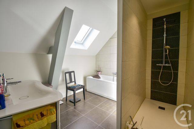 Afficher la photo en grand Maison à vendre - 6 pièces - 167 m2 - LAVAL - 53 - PAYS-DE-LOIRE