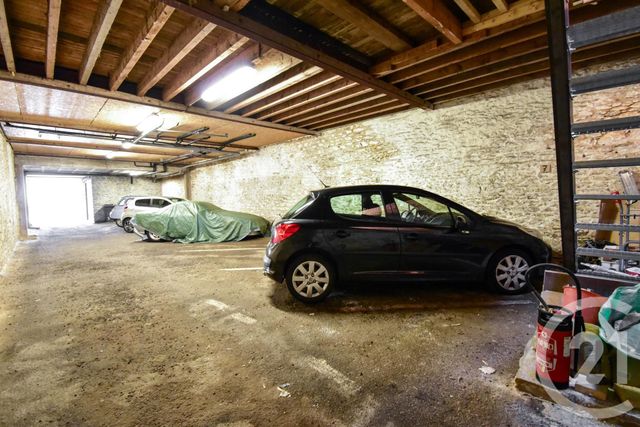 Afficher la photo en grand Maison à vendre - 6 pièces - 167 m2 - LAVAL - 53 - PAYS-DE-LOIRE