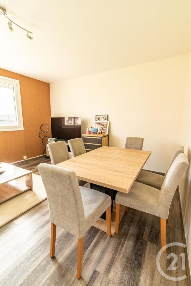 Appartement T4 &agrave; vendre - 4 pi&egrave;ces - 65,70 m2 - Laval - 53 - PAYS-DE-LOIRE