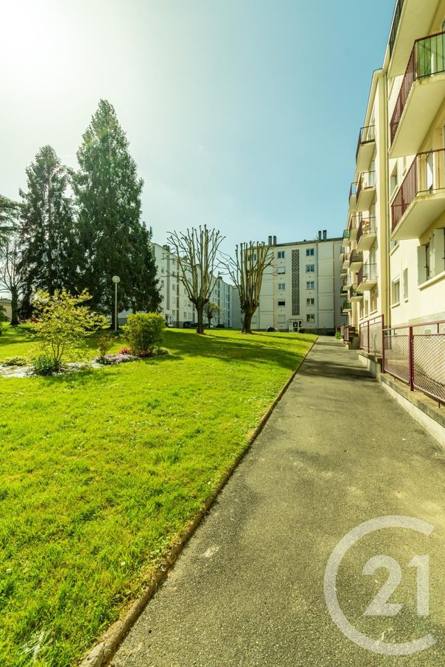 Appartement T4 &agrave; vendre - 4 pi&egrave;ces - 65,70 m2 - Laval - 53 - PAYS-DE-LOIRE