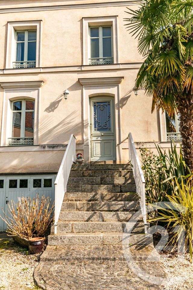 Maison à vendre - 9 pièces - 201,55 m2 - Laval - 53 - PAYS-DE-LOIRE