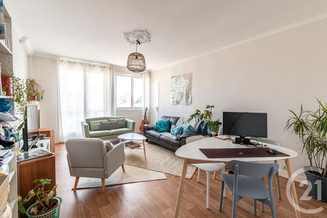 Appartement T5 à vendre - 5 pièces - 82,39 m2 - Laval - 53 - PAYS-DE-LOIRE