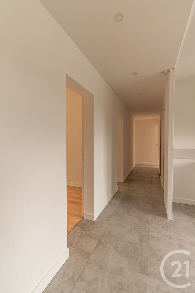 Appartement T5 &agrave; vendre - 5 pi&egrave;ces - 85 m2 - Laval - 53 - PAYS-DE-LOIRE
