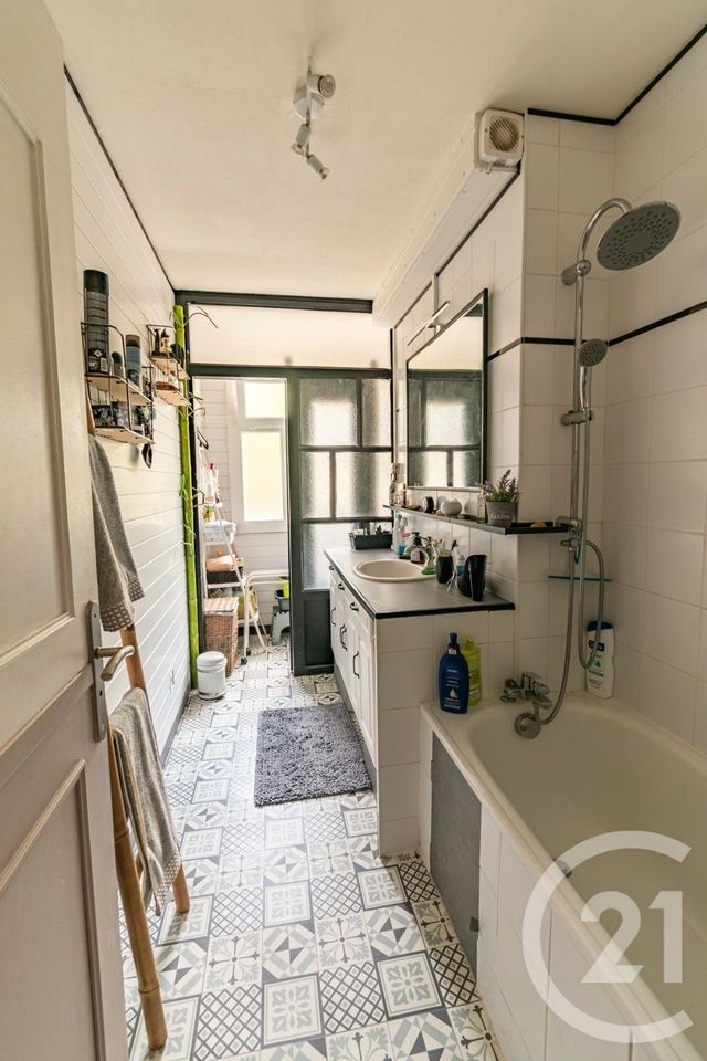 Appartement T3 &agrave; vendre - 4 pi&egrave;ces - 66 m2 - Laval - 53 - PAYS-DE-LOIRE