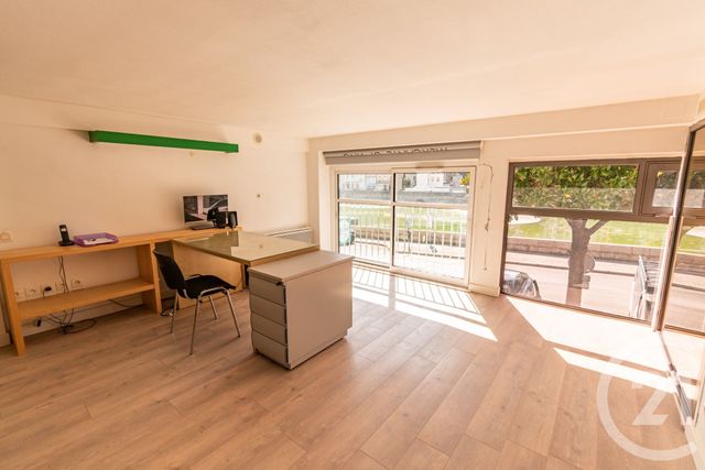 Appartement Local &agrave; vendre - 4 pi&egrave;ces - 83,50 m2 - Laval - 53 - PAYS-DE-LOIRE