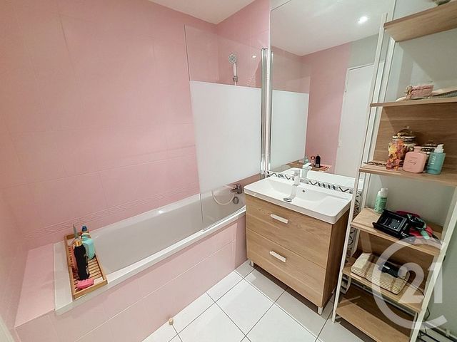 Appartement F2 &agrave; vendre - 2 pi&egrave;ces - 45,70 m2 - Laval - 53 - PAYS-DE-LOIRE