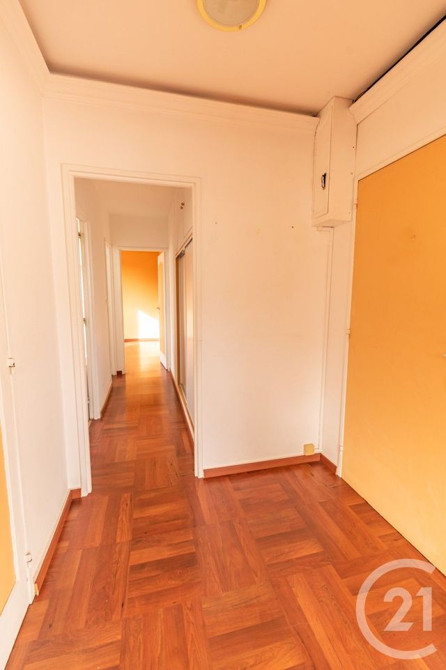 Appartement T3 &agrave; vendre - 3 pi&egrave;ces - 60,50 m2 - Laval - 53 - PAYS-DE-LOIRE