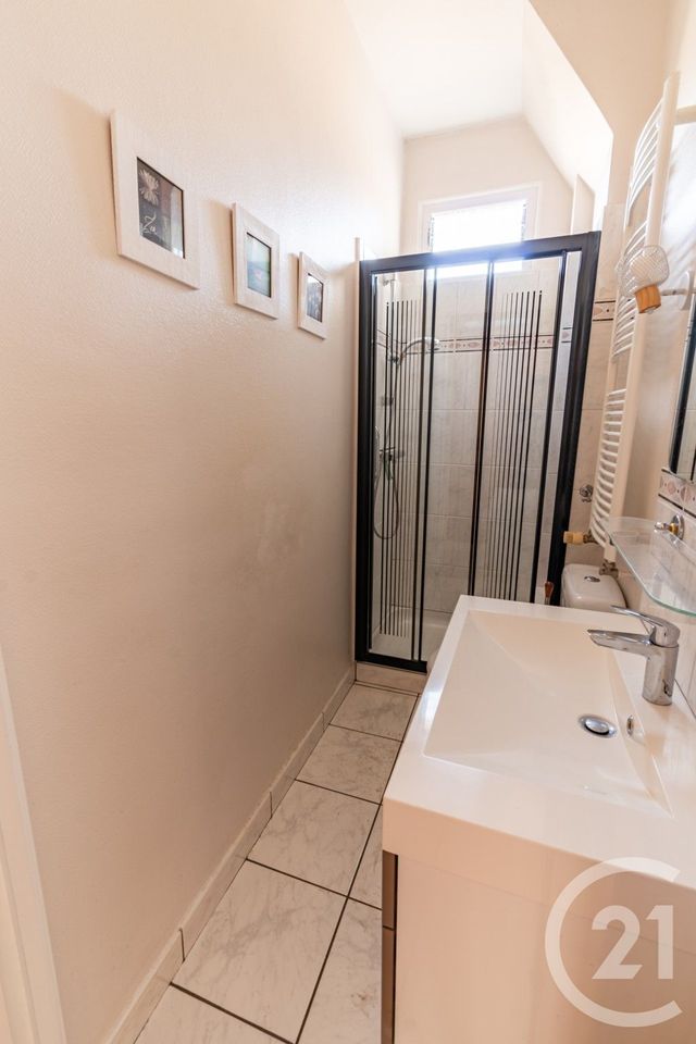 Appartement T3 &agrave; vendre - 3 pi&egrave;ces - 67,50 m2 - Laval - 53 - PAYS-DE-LOIRE
