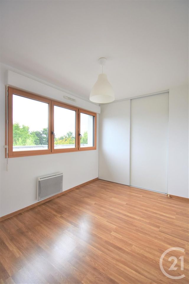 Appartement T4 &agrave; vendre - 4 pi&egrave;ces - 74,19 m2 - Noyal Chatillon Sur Seiche - 35 - BRETAGNE