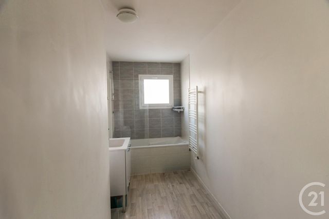 Appartement T5 à vendre - 5 pièces - 124,14 m2 - St Jacques De La Lande - 35 - BRETAGNE