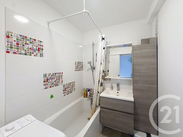 Appartement T4 à vendre - 4 pièces - 82 m2 - St Jacques De La Lande - 35 - BRETAGNE