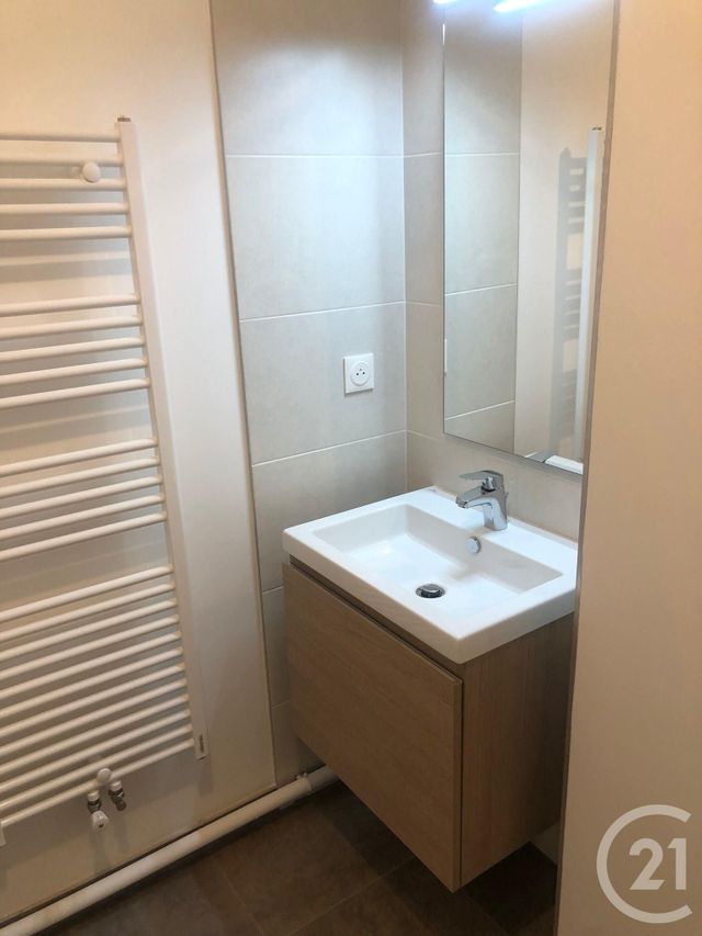Appartement T2 &agrave; louer - 2 pi&egrave;ces - 40,90 m2 - St Jacques De La Lande - 35 - BRETAGNE