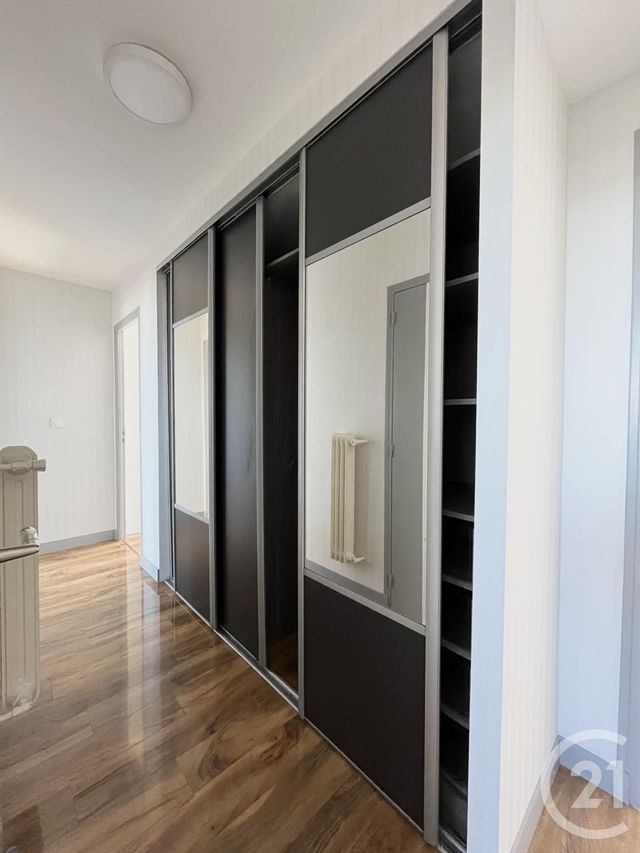 Appartement T3 &agrave; louer - 3 pi&egrave;ces - 57,20 m2 - St Jacques De La Lande - 35 - BRETAGNE