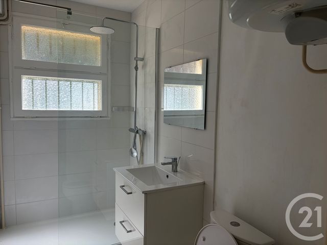 Appartement &agrave; louer - 2 pi&egrave;ces - 30,21 m2 - St Jacques De La Lande - 35 - BRETAGNE