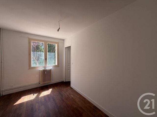 Appartement &agrave; louer - 2 pi&egrave;ces - 30,21 m2 - St Jacques De La Lande - 35 - BRETAGNE