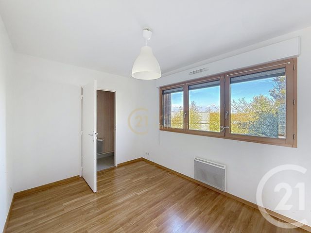 Appartement T4 &agrave; louer - 4 pi&egrave;ces - 74,19 m2 - Noyal Chatillon Sur Seiche - 35 - BRETAGNE