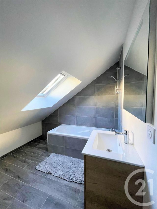 Appartement Duplex &agrave; louer - 3 pi&egrave;ces - 46,69 m2 - Rennes - 35 - BRETAGNE
