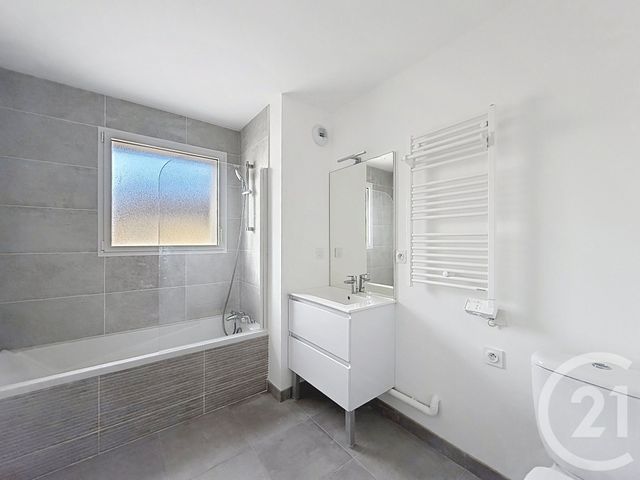 Appartement T3 &agrave; vendre - 3 pi&egrave;ces - 70,40 m2 - St Jacques De La Lande - 35 - BRETAGNE