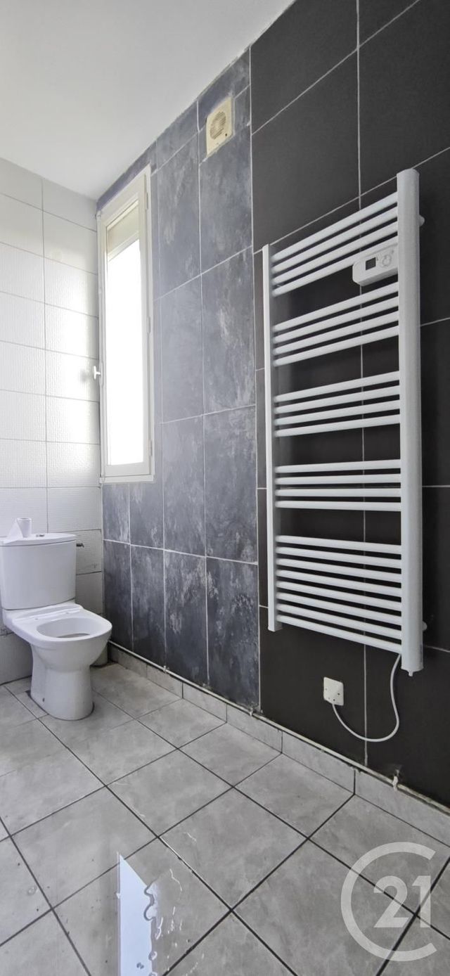 Maison &agrave; louer - 3 pi&egrave;ces - 76,57 m2 - Bazouges La Perouse - 35 - BRETAGNE