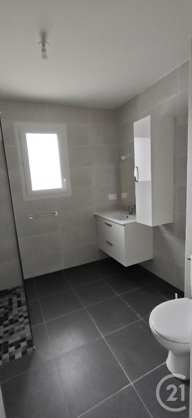 Maison &agrave; louer - 4 pi&egrave;ces - 85 m2 - Combourg - 35 - BRETAGNE